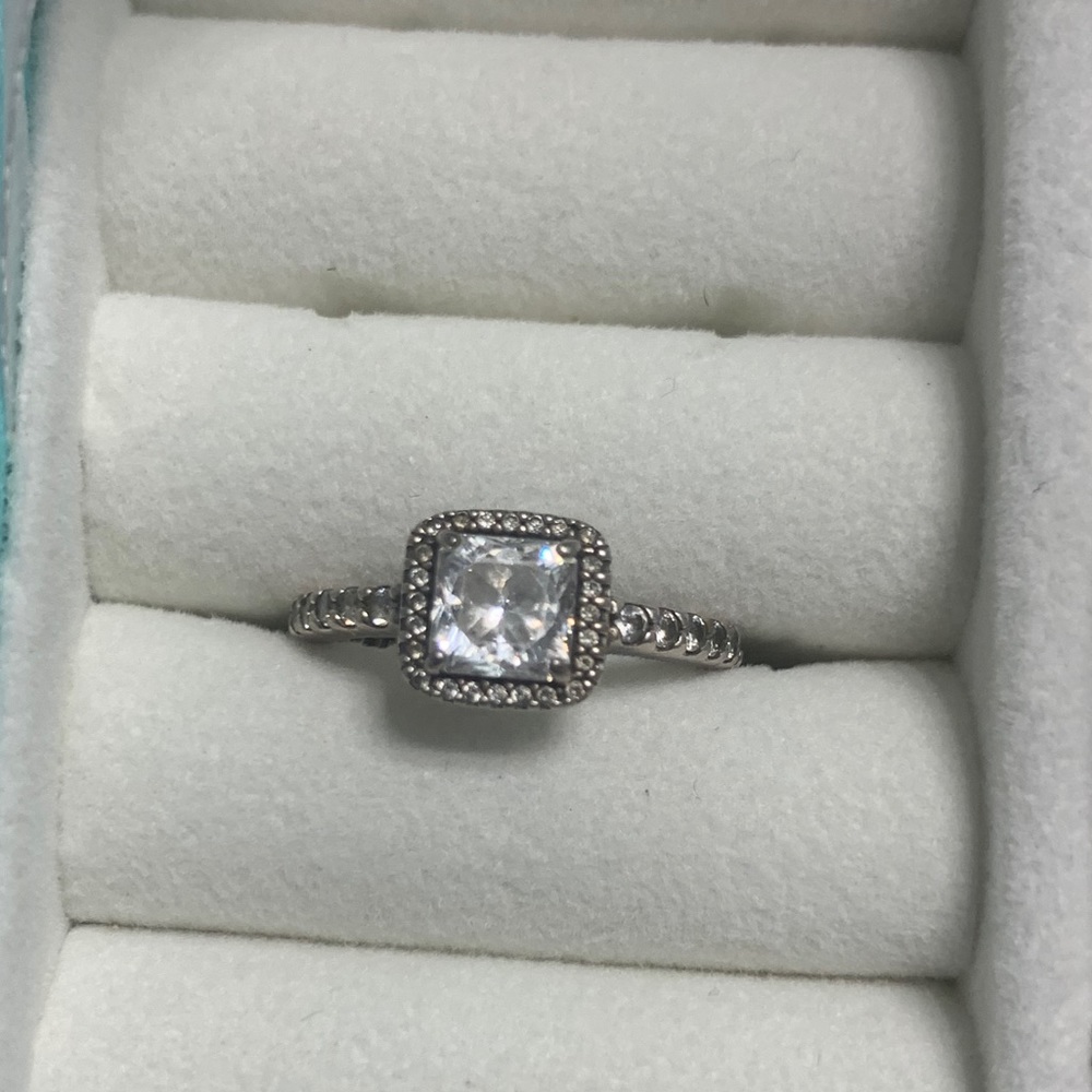 Pandora Ring